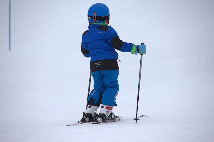 Skiurlaub – Welche Ausrüstung brauchen die Kinder?
