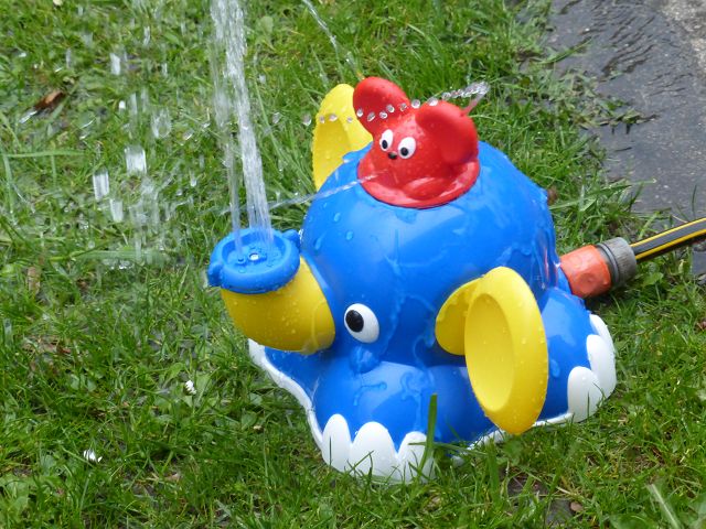 D0FA Pump Spielzeug Wasser Sprühen Spielzeug  Hai  Krokodil EVA Kinder Spiel Für 
