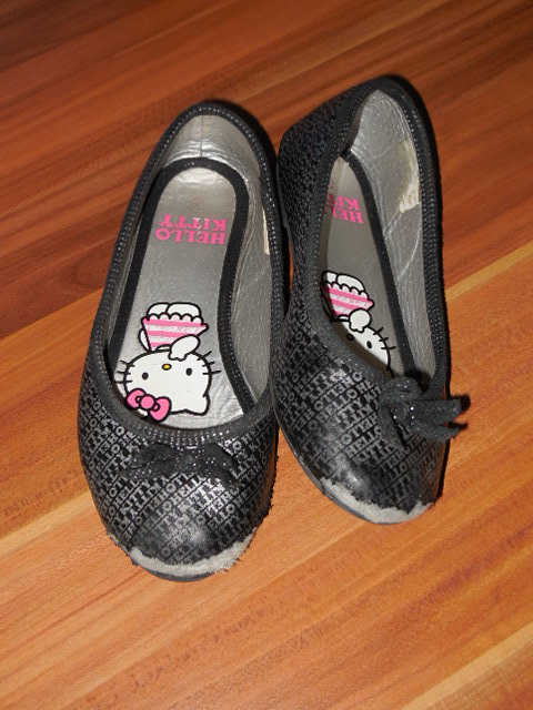 Zoes Hello Kitty Ballerinas – vier Monate später