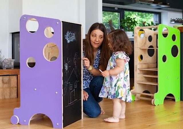Wie der Montessori Lernturm das selbstständige Lernen fördert