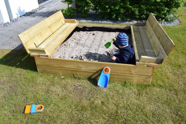 Produkttest: Sandkasten Flippey mit Klappdeckel von Wickey Sandkasten Flippey 10 600x400 - Produkttest: Sandkasten Flippey mit Klappdeckel von Wickey