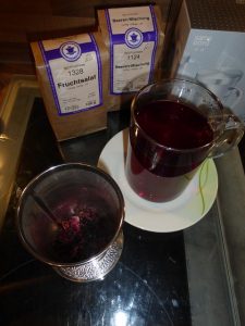 Teeglas mit Teesieb (16) Teeglas mit Teesieb (16)