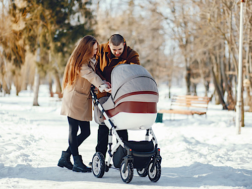 Kinderwagen im Winter: Tipps für eine sichere und gemütliche Fahrt