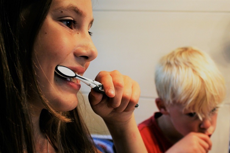 Die richtige Pflege bei Kinderzähnen