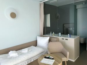 a ja Travemünde - Das Resort - Doppelzimmer mit Schlafcouch