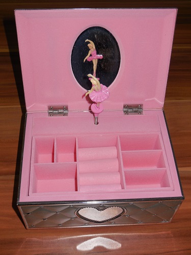 Versilberte Schmuckdose mit Spieluhr von Geschenkbox.de