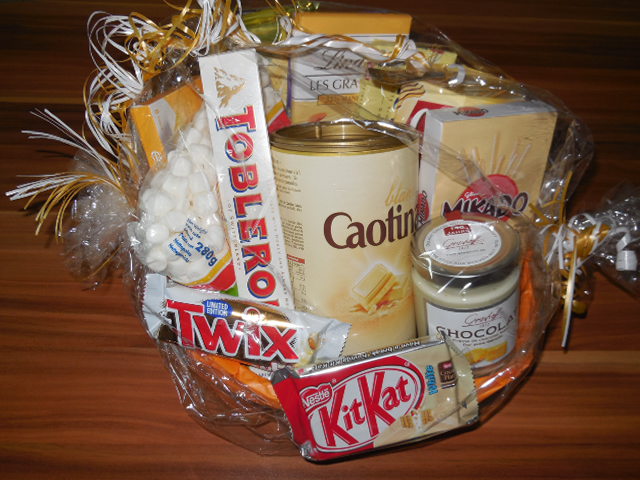Präsentkorb “Weiße Leckereien” von World of Sweets